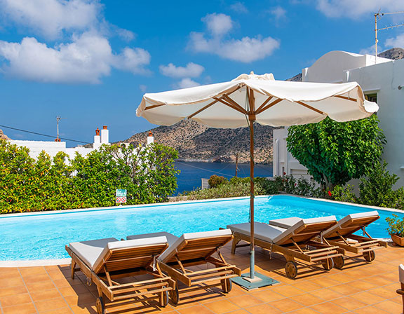 Margado accommodation in Sifnos - pool