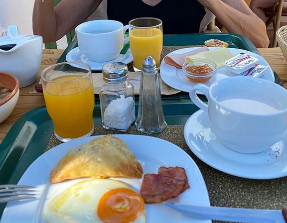 Petit déjeuner à l'hébergement Margado à Sifnos